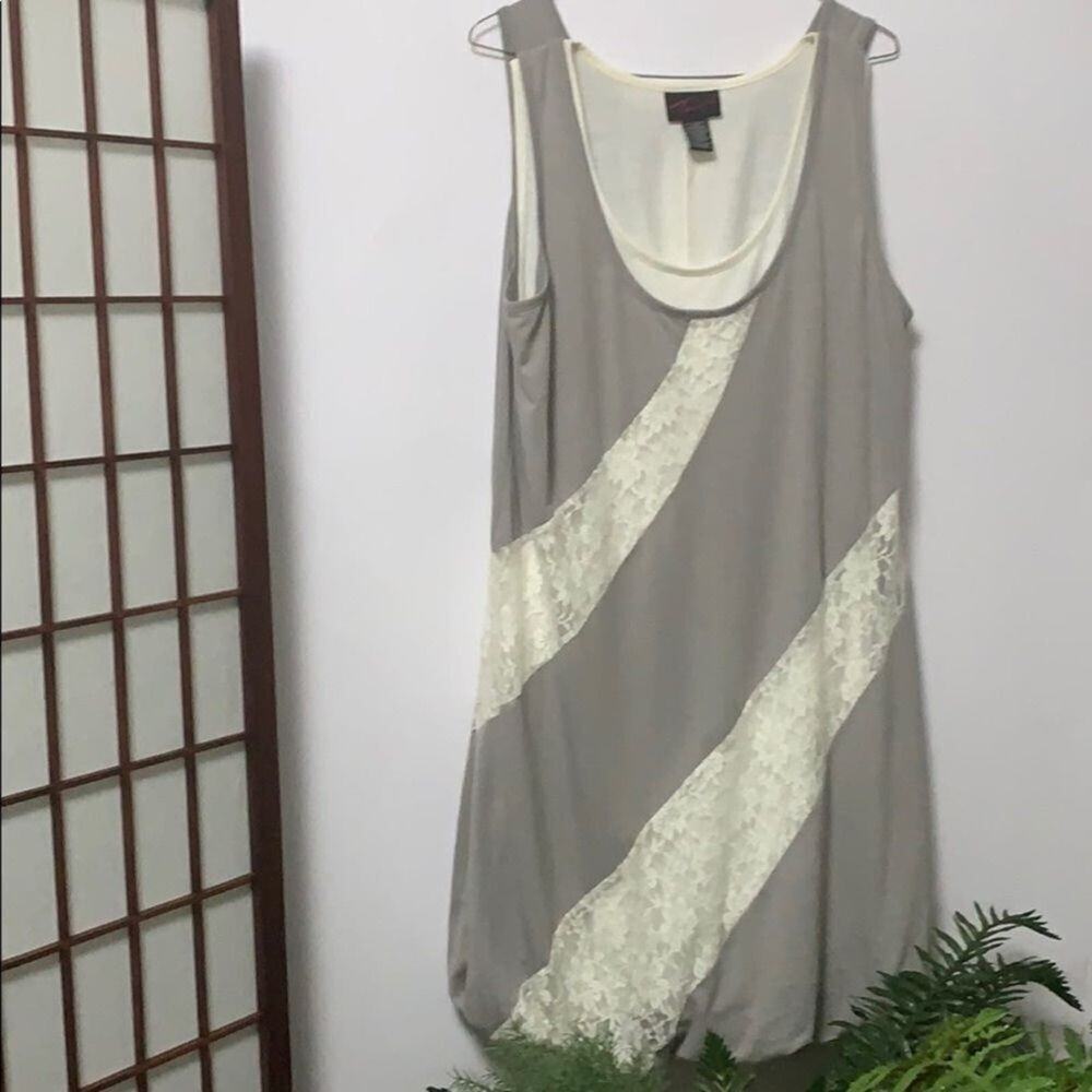 TORRID BUBBLE DRESS  LACE DESIGN SIZE‎ 1